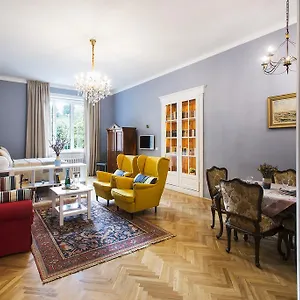 Engel Apartment